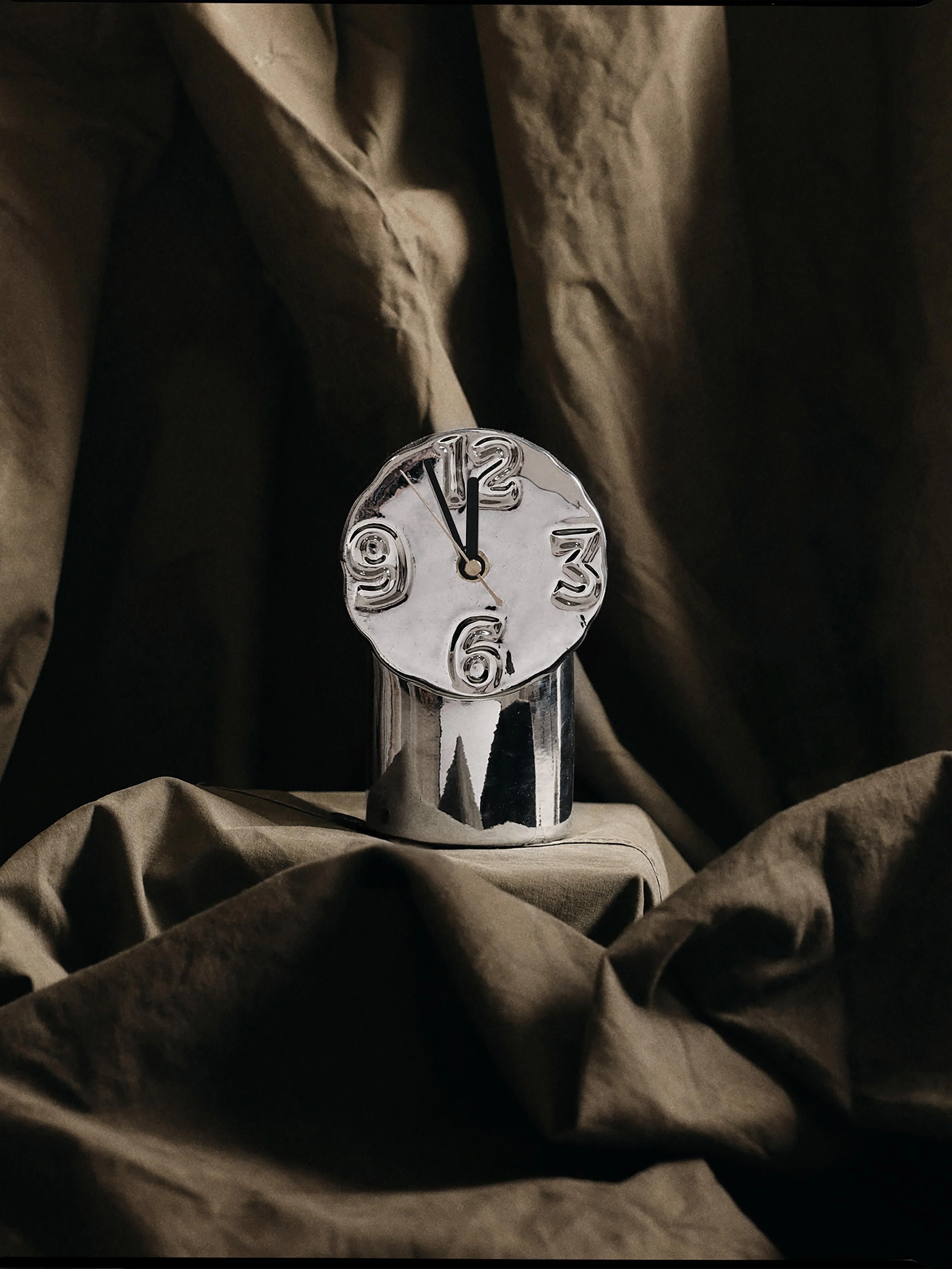 Handgefertigte Keramik-Uhr Retro mit Chrom