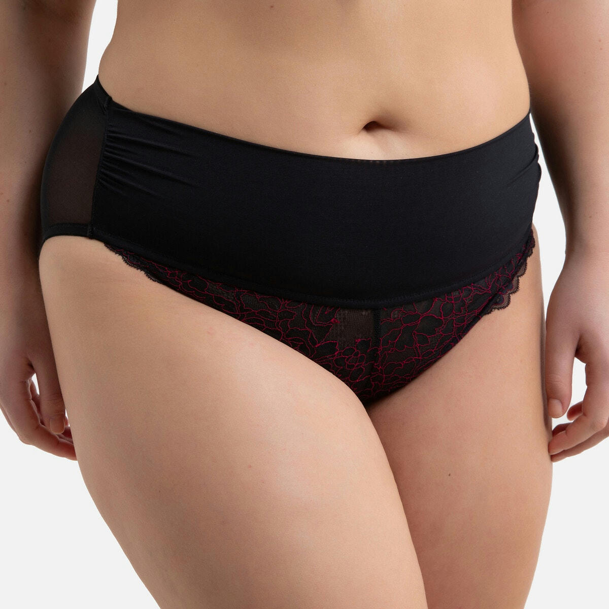 Slip en microfibre et dentelle