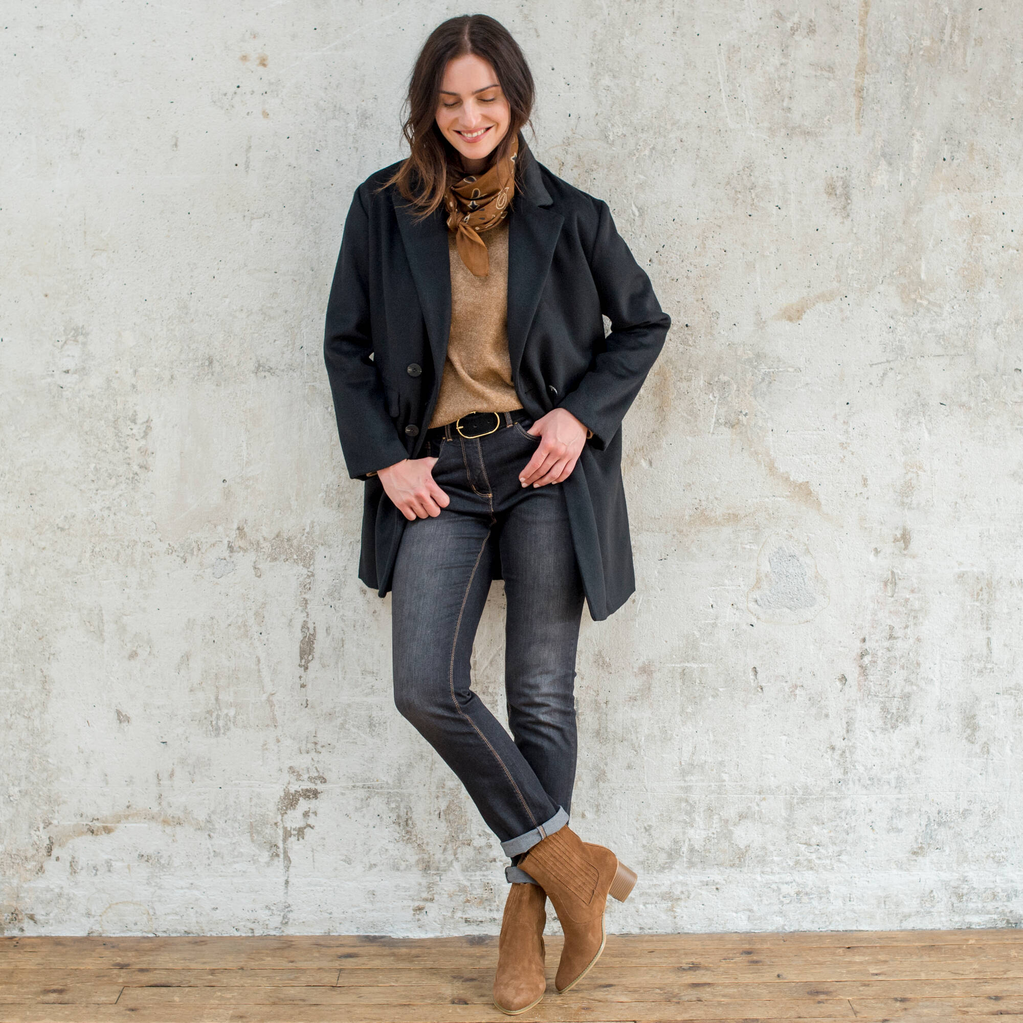Manteau mi-long à col tailleur, boutonnage croisé