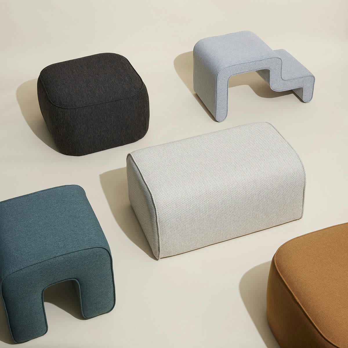 CUBE - Pouf en acrylique et polyester  marron foncé