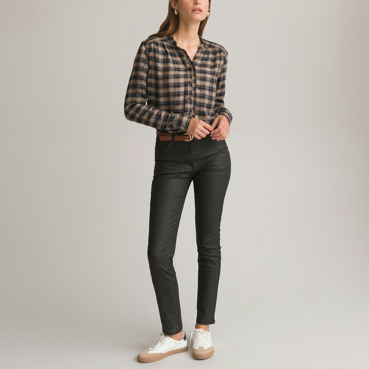 Blouse à carreaux, col rond