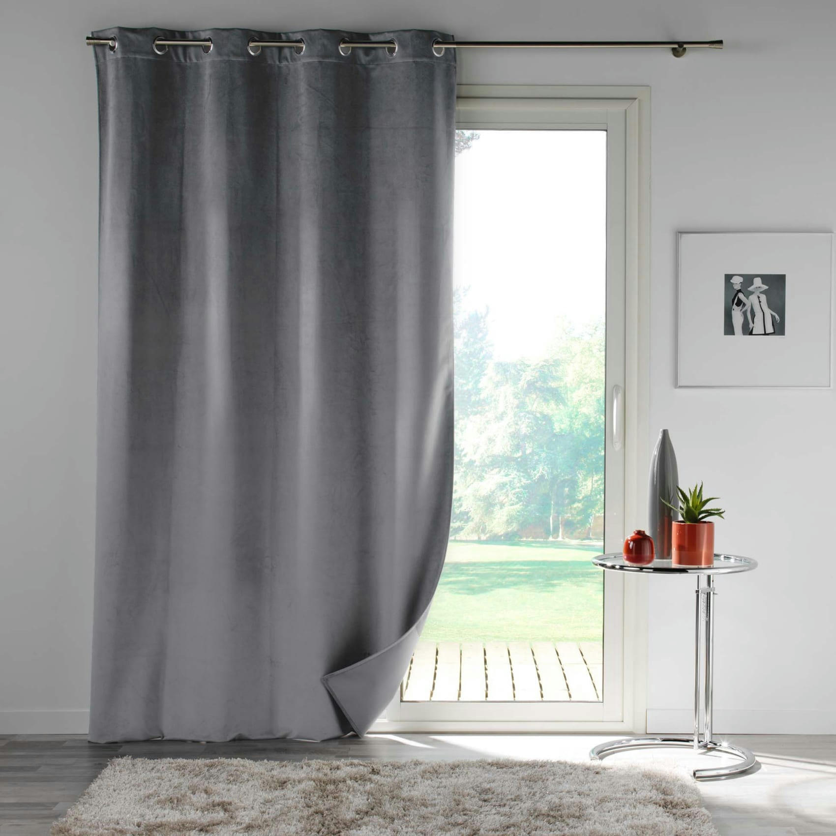 - Rideau en velours au style cossu gris clair