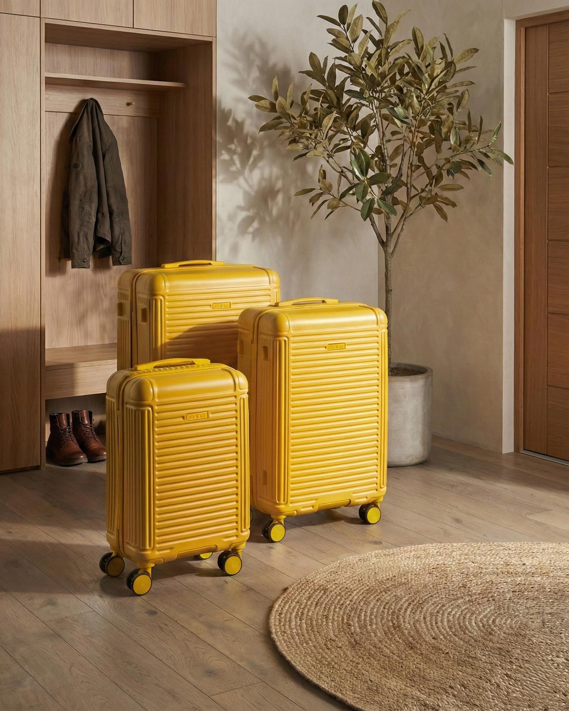 Set of 3 Hard Shell Suitcases MYNTIS Yellow