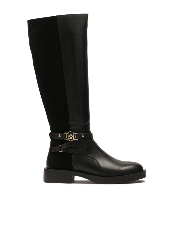 Flat boots in smooth and suede leather