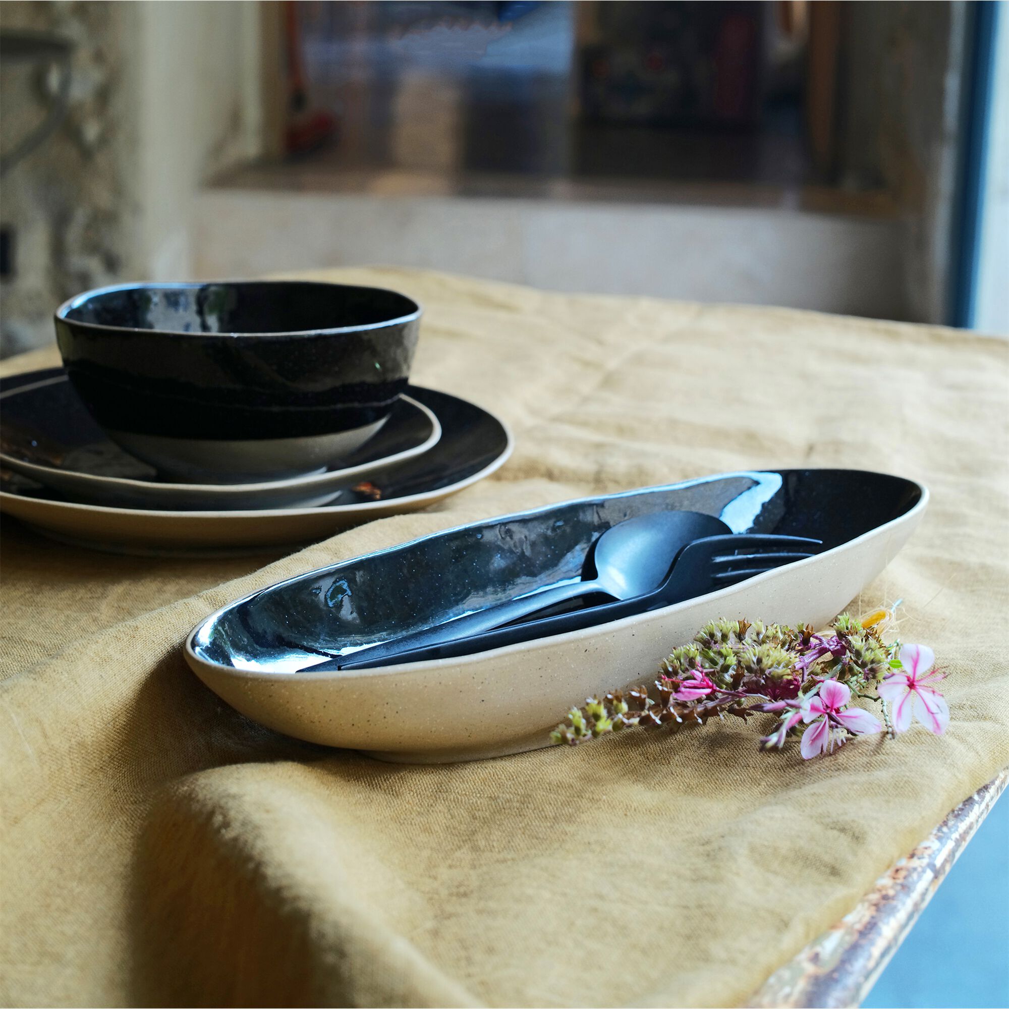 AGATE - Plat ovale en grès recyclé L33cm - noir