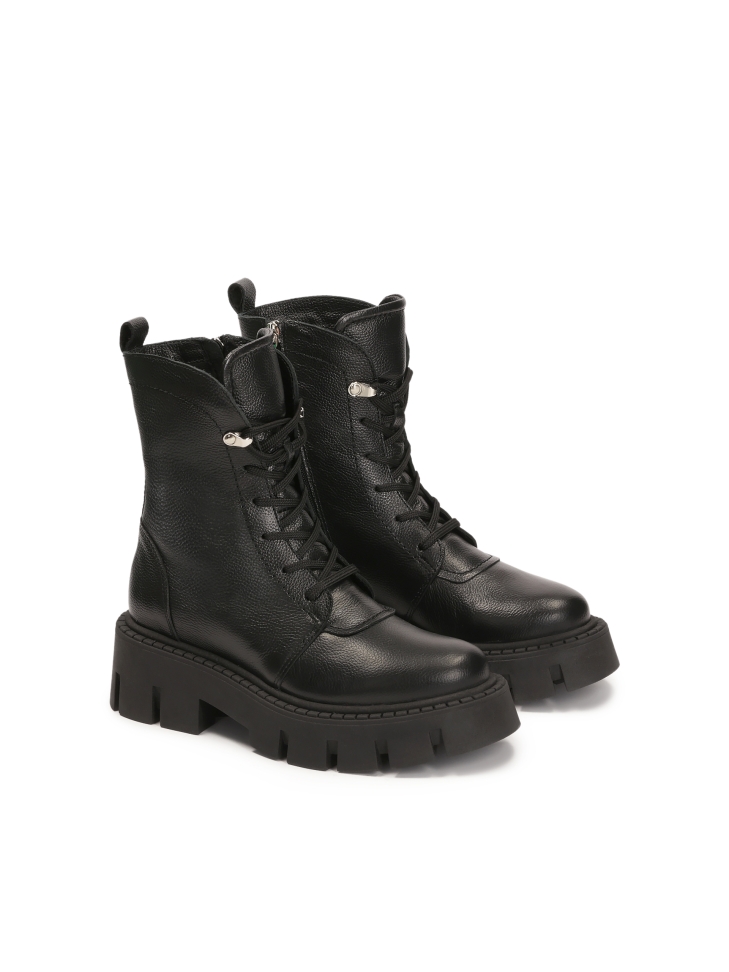 Leather boots with zipper and lacing