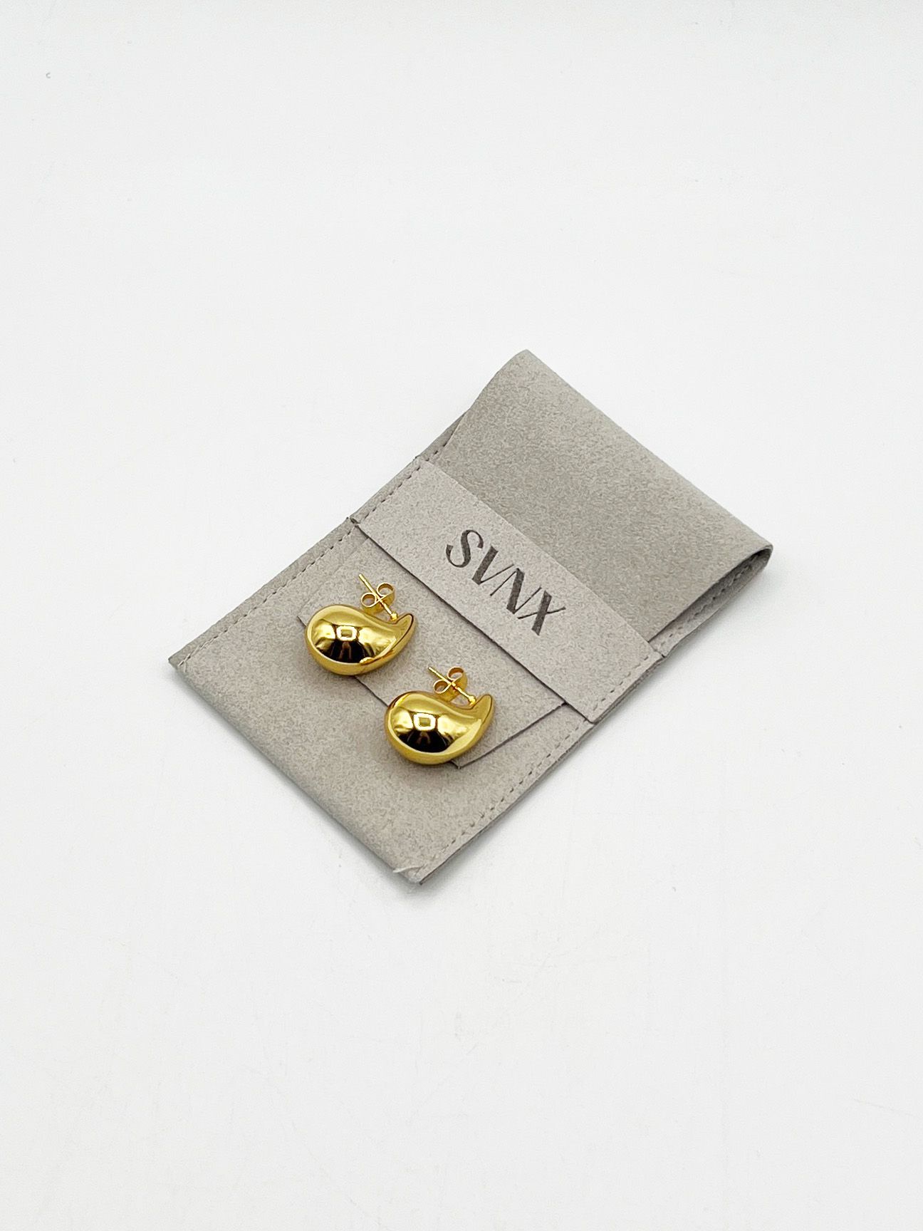 SVNX Chunky Droplet Earrings in Gold