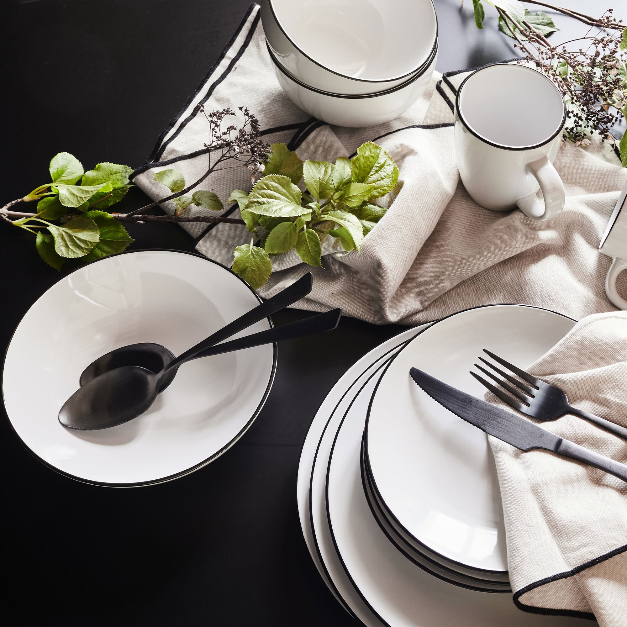 ANNE - Assiette à dessert en grès avec liserai noir D19,2cm - blanc