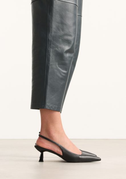 Zwarte leren slingback pumps