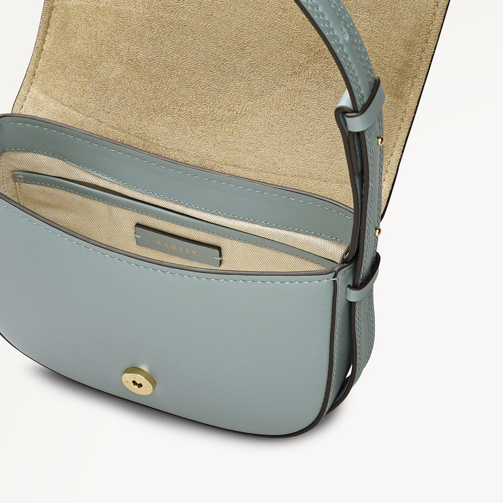 Keswick Mews - Medium Flapover Shoulder