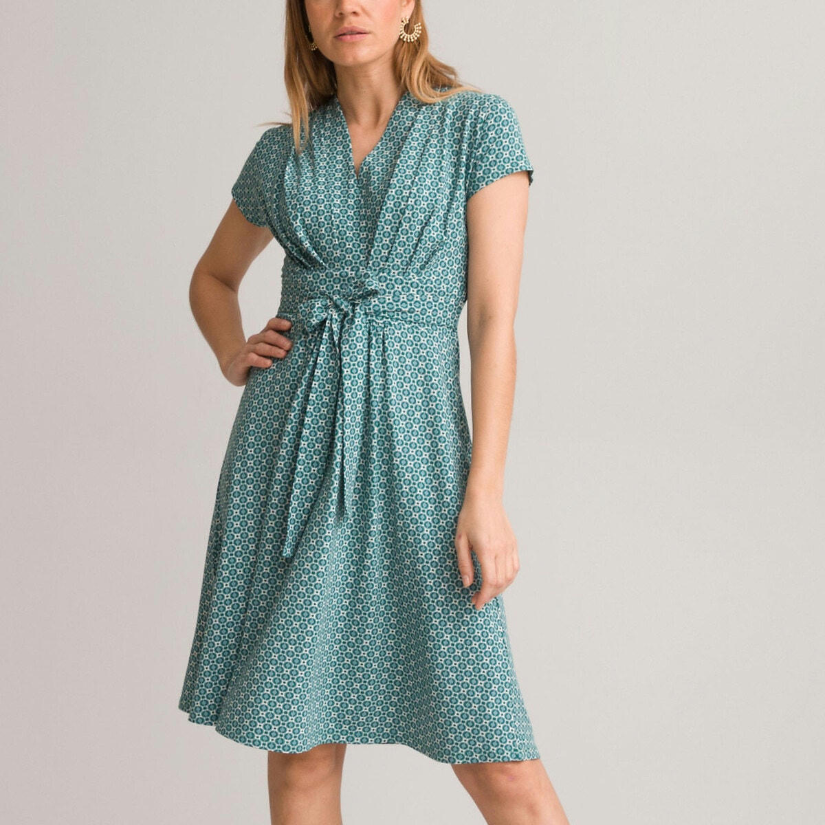 Robe évasée, imprimé graphique, longueur genou