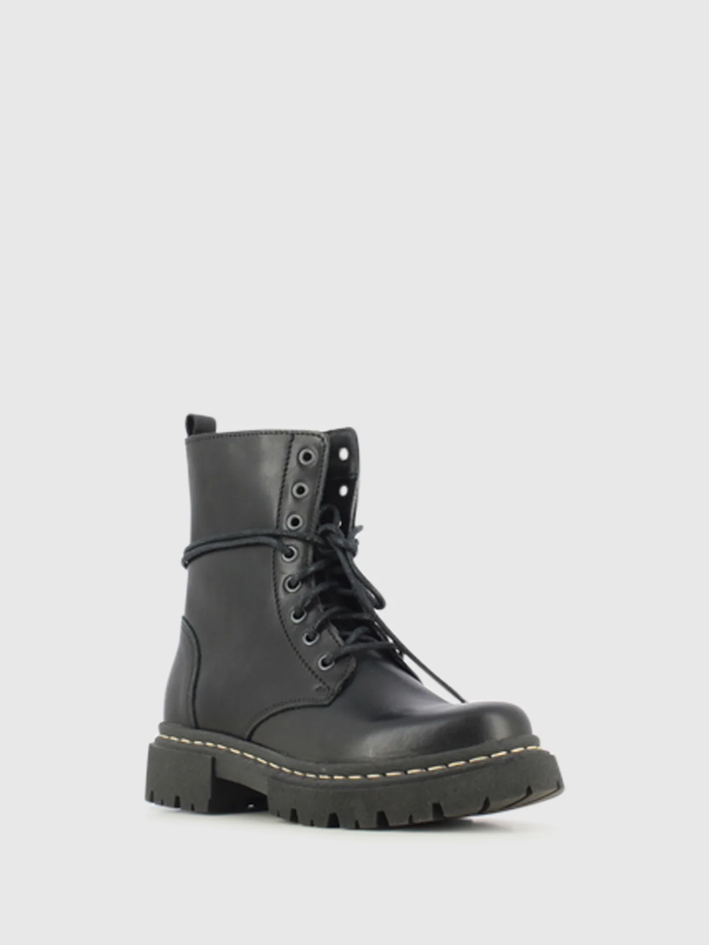 Botins com Fecho em Pele Preta