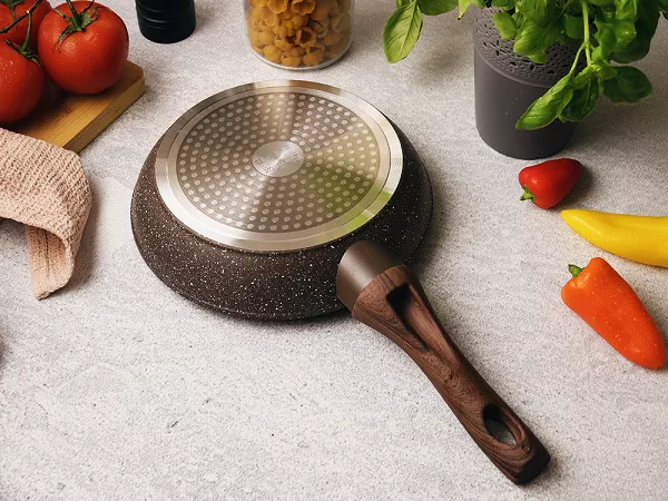 Patelnia 22 cm PINTINOX - Chalet 23.CHA.2522