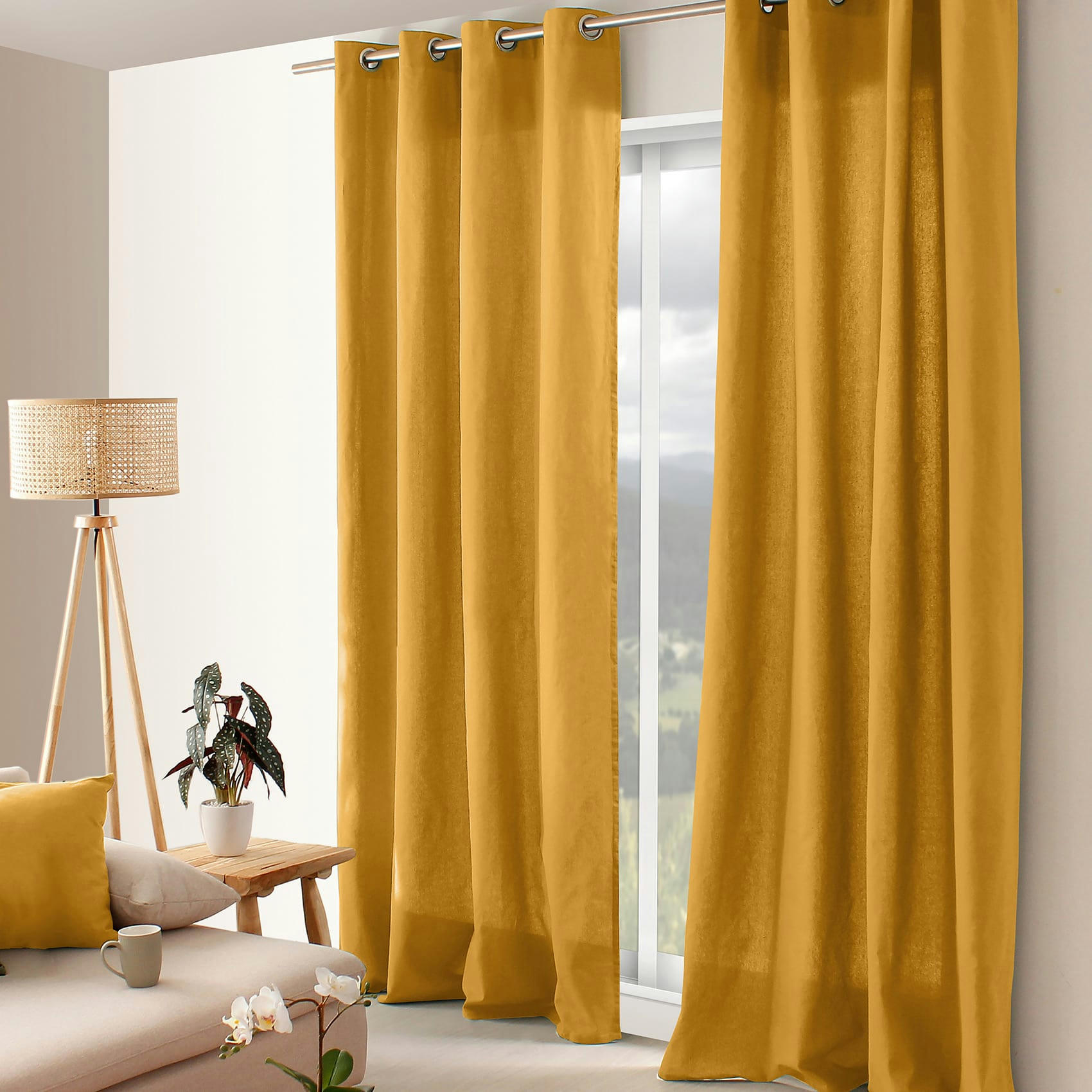 - Rideau tamisant uni à œillets polyester jaune moutarde 135x240 cm