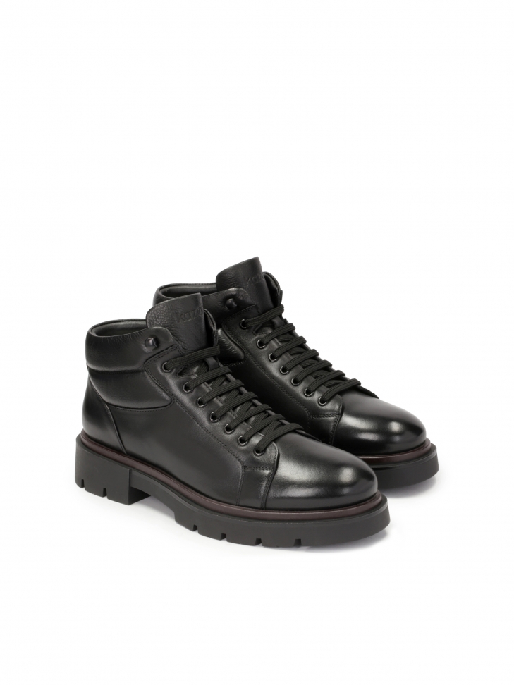 Black men's boots with low upper
