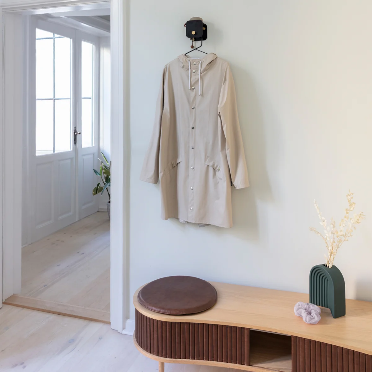 Umage - Hang in There Wandgarderobe, schwarz
