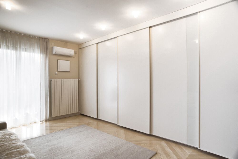 SKYVEDØRBESLAG SKAP 28 KG 150 CM BLÅ