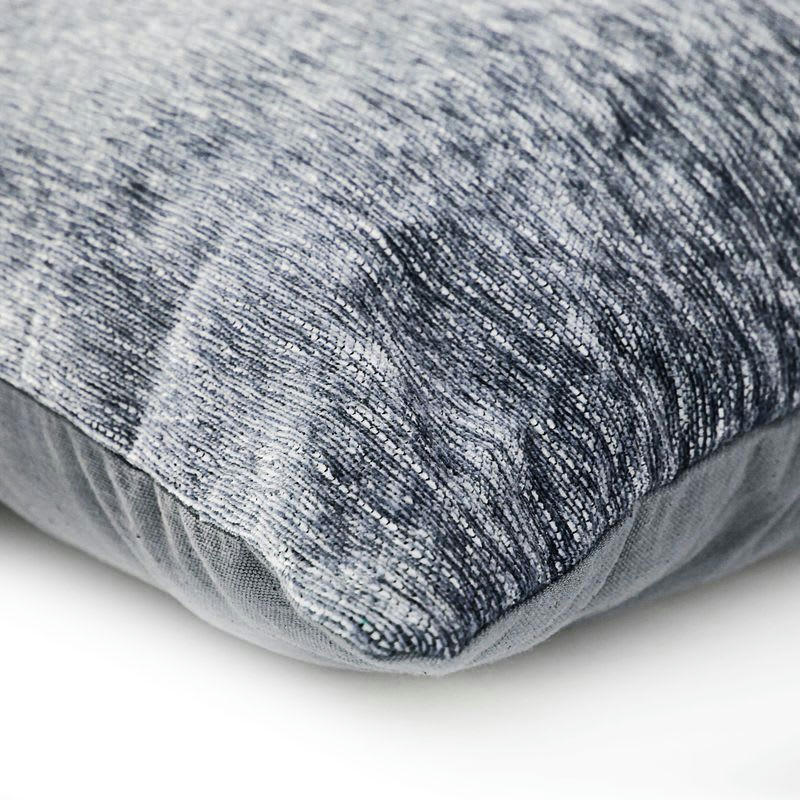 INTENSE - Coussin texturé vintage bleu cendré 70x70