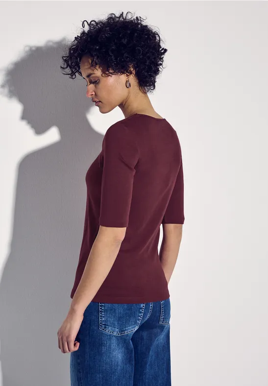T-Shirt mit Herzausschnitt
