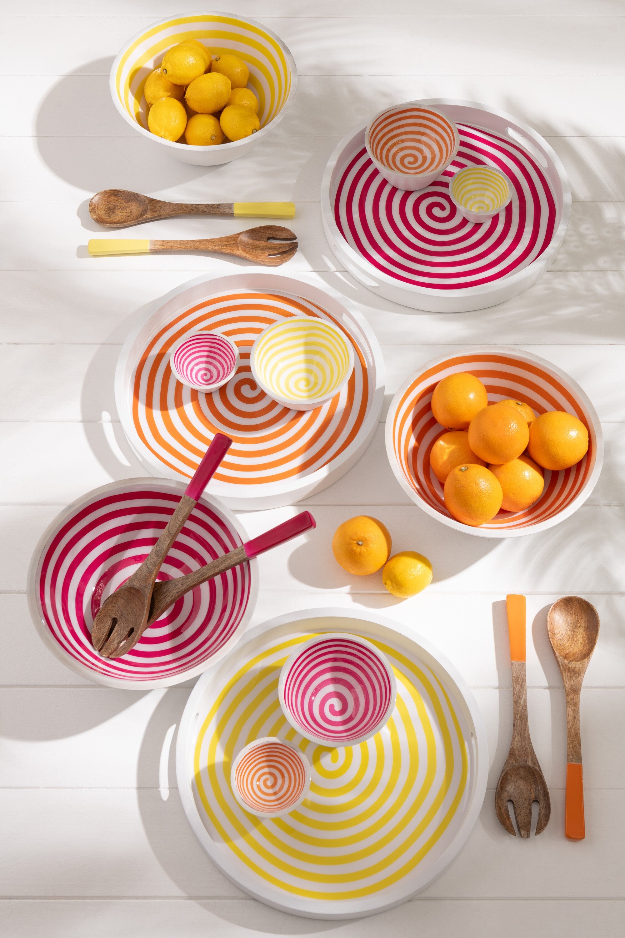 J-Line plateau Rond - hout - roze oranje geel - 3 stuks