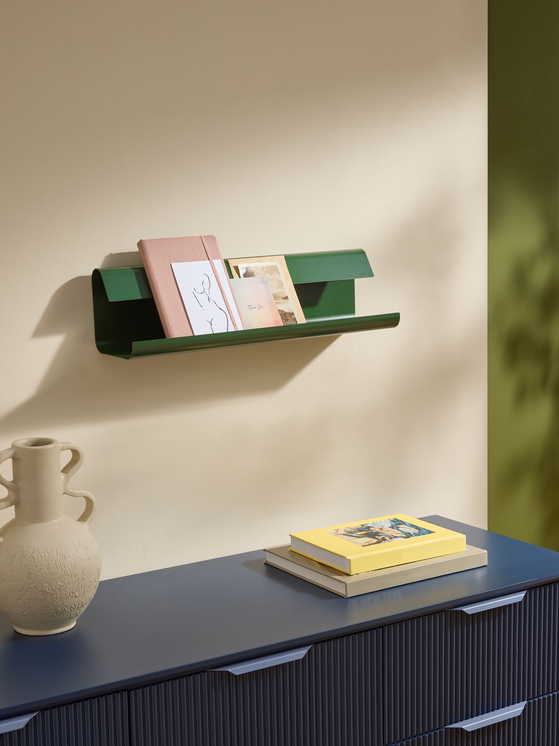 Wesley Metal Display Wall Shelf in Dark Green