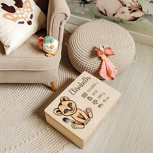 Creative Deco Boîte en Bois Personnalisée pour Naissance - Motif Lion - 40 x 30 x 14 cm - Cadeau Souvenir Bébé Personnalisable