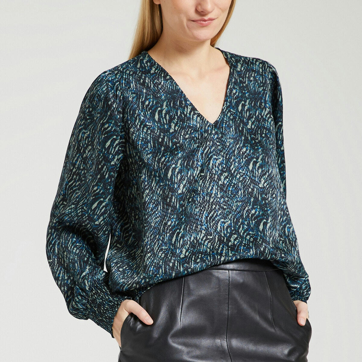 Blouse encolure v, effet satiné, imprimée