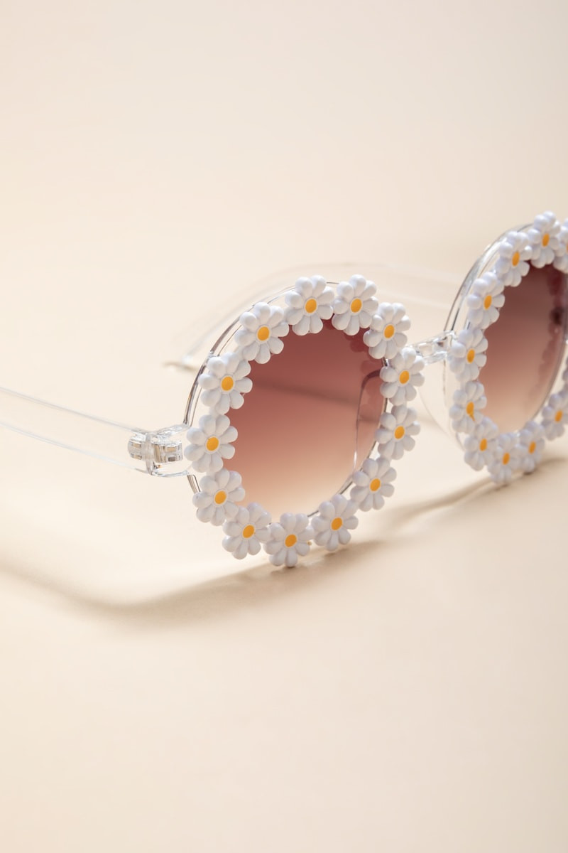 Sarah Round Daisy Sunglasses