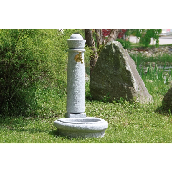 Kunststeinbrunnen »Roma«, lightgranite, inkl. Nostalgie-Auslaufhahn