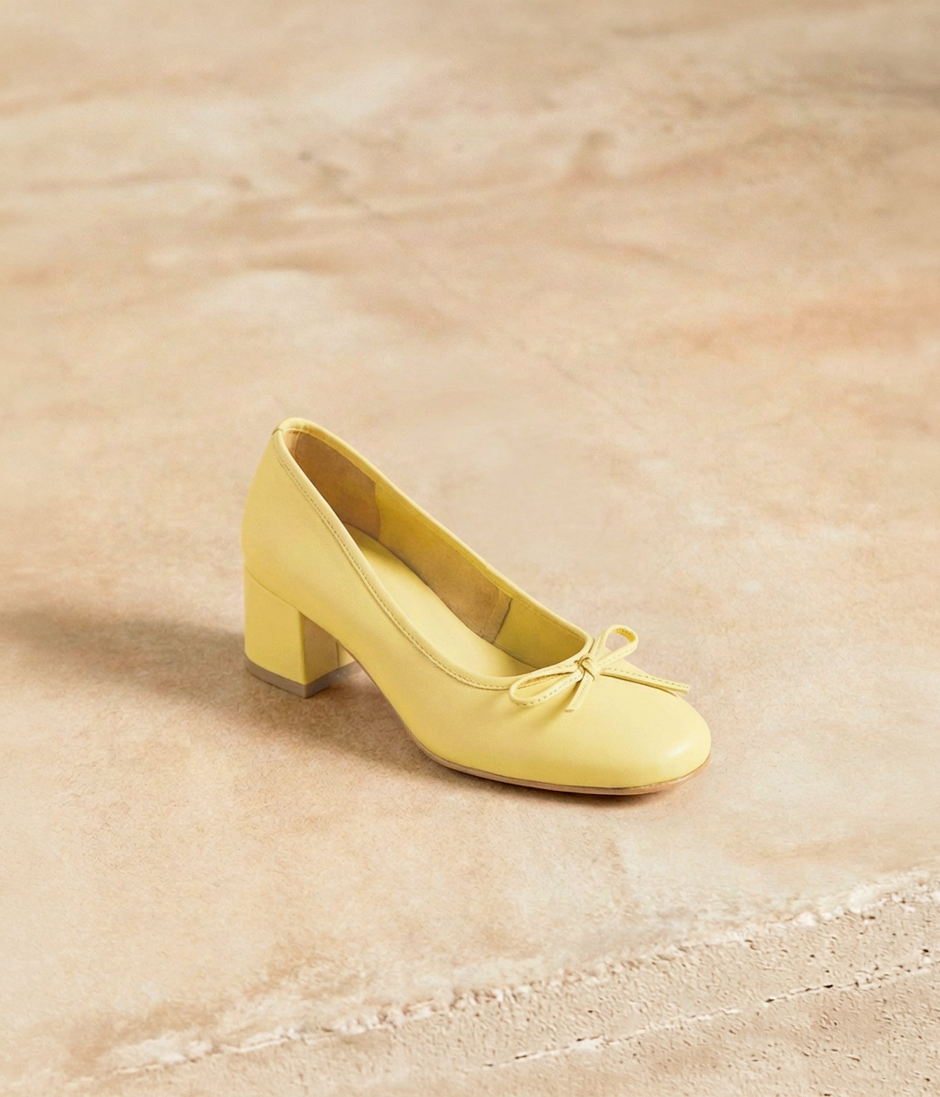 Ballerine en cuir vanille Clochette