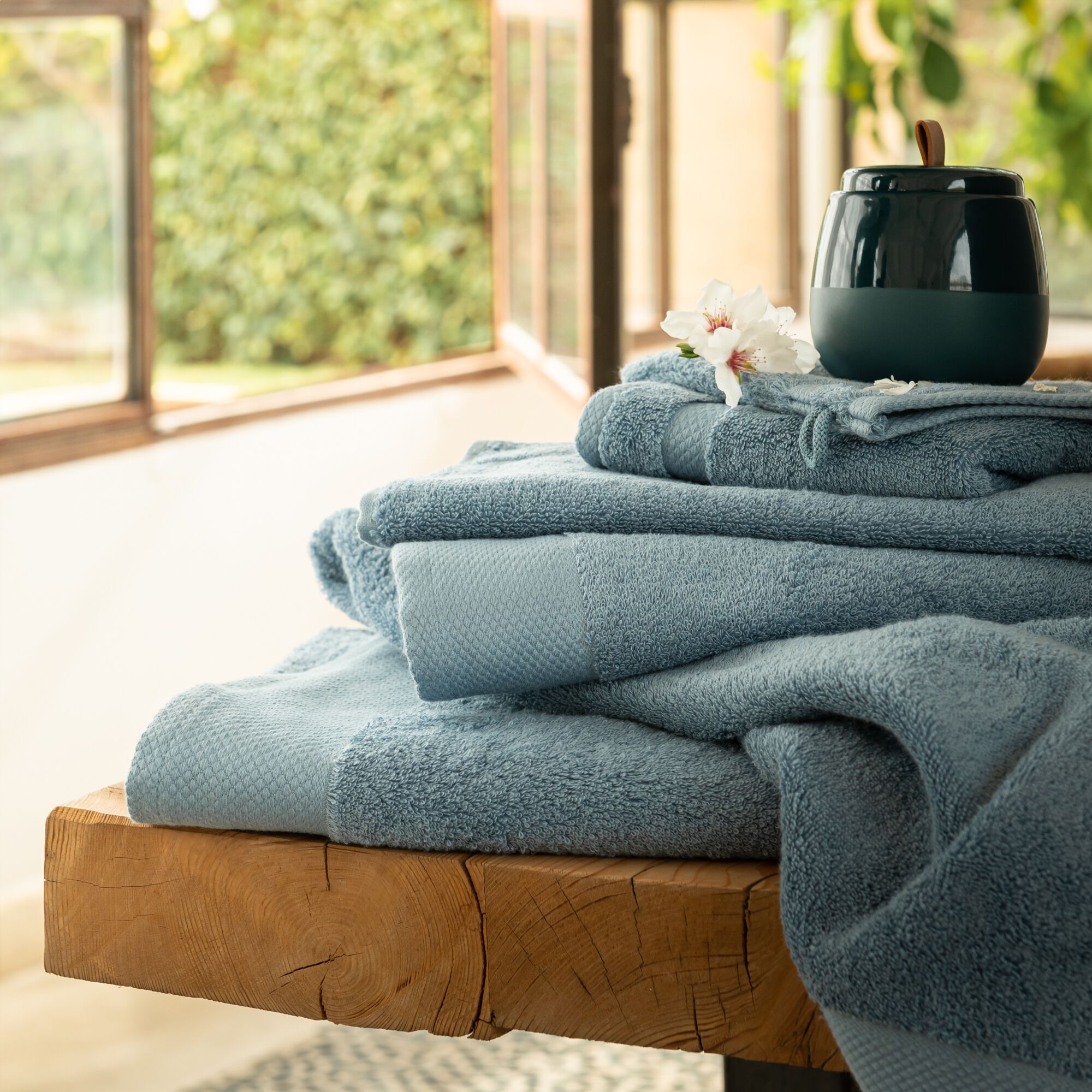 AZUR - Lot de 2 serviettes invité en coton peigné - bleu autan 30x50cm