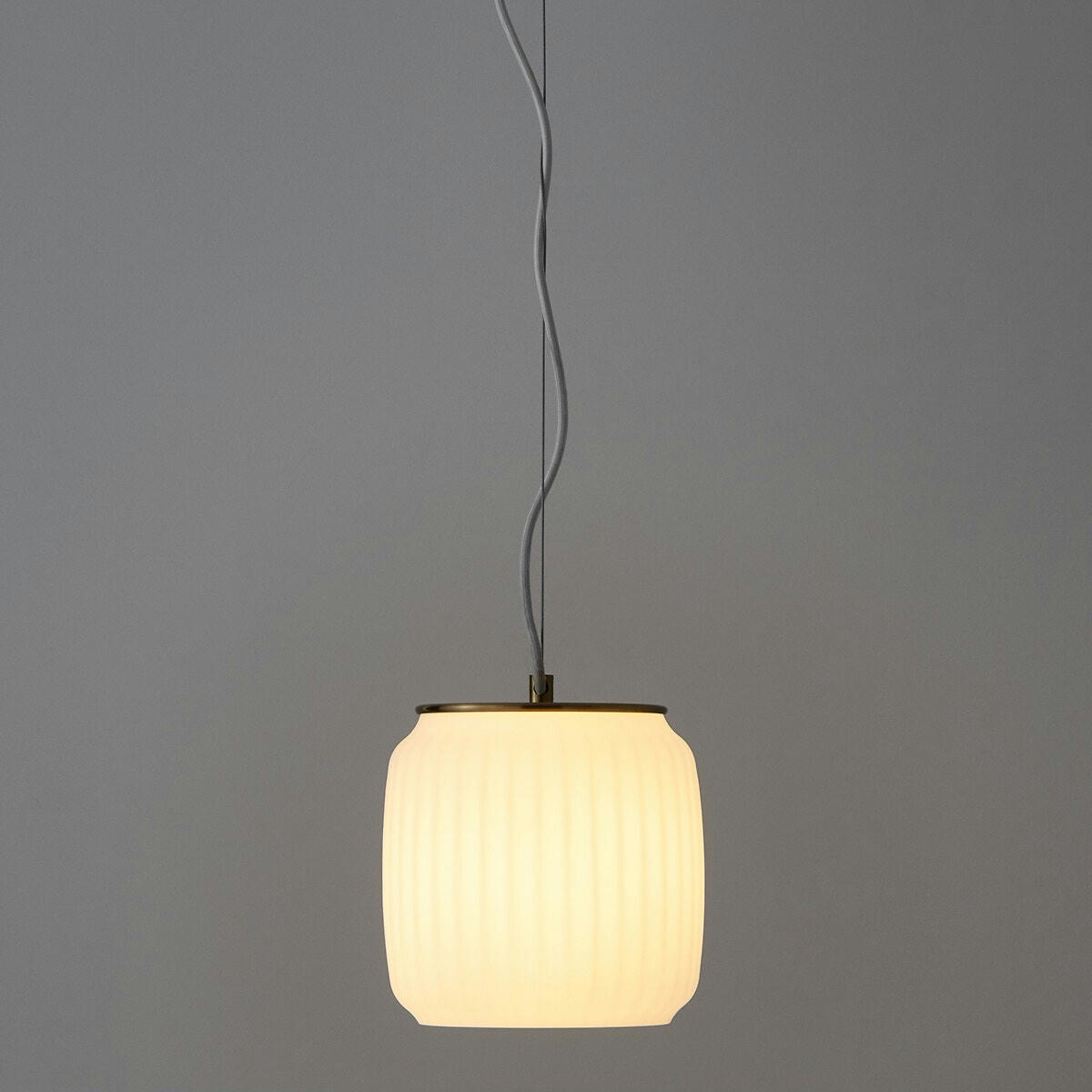 Suspension opaline, Canelé
