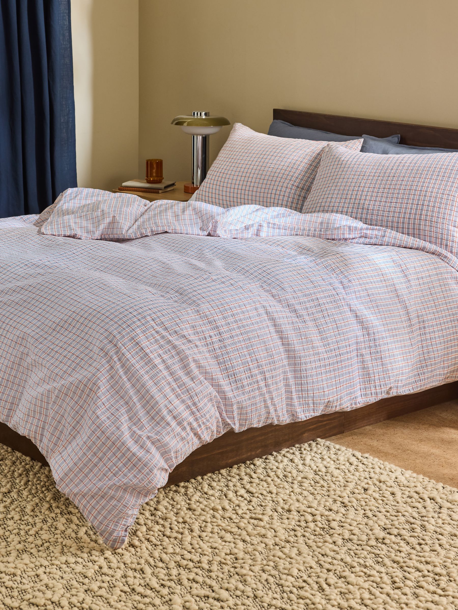 Felix Seersucker Duvet Cover and Pillowcase Set in Blue