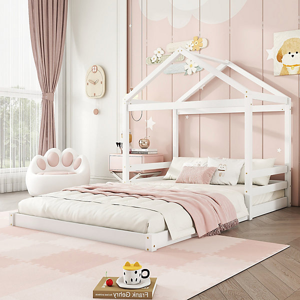Lit 140x200 cm en forme de maison blanc avec structure en pin et sommier à lattes, style minimaliste enfant