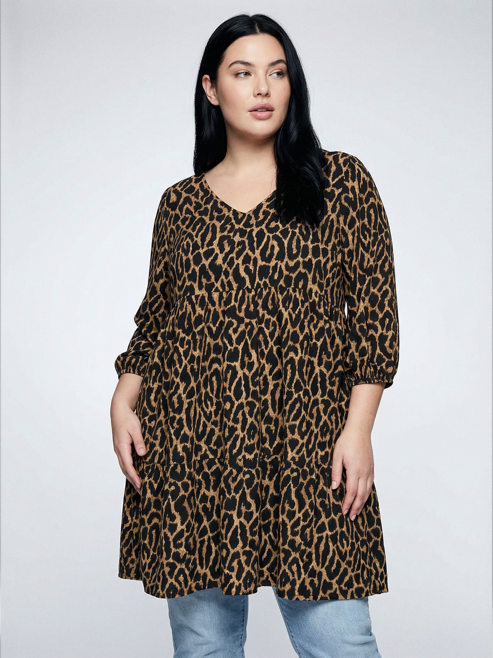 Sukienka we wzór w panterkę Plus Size