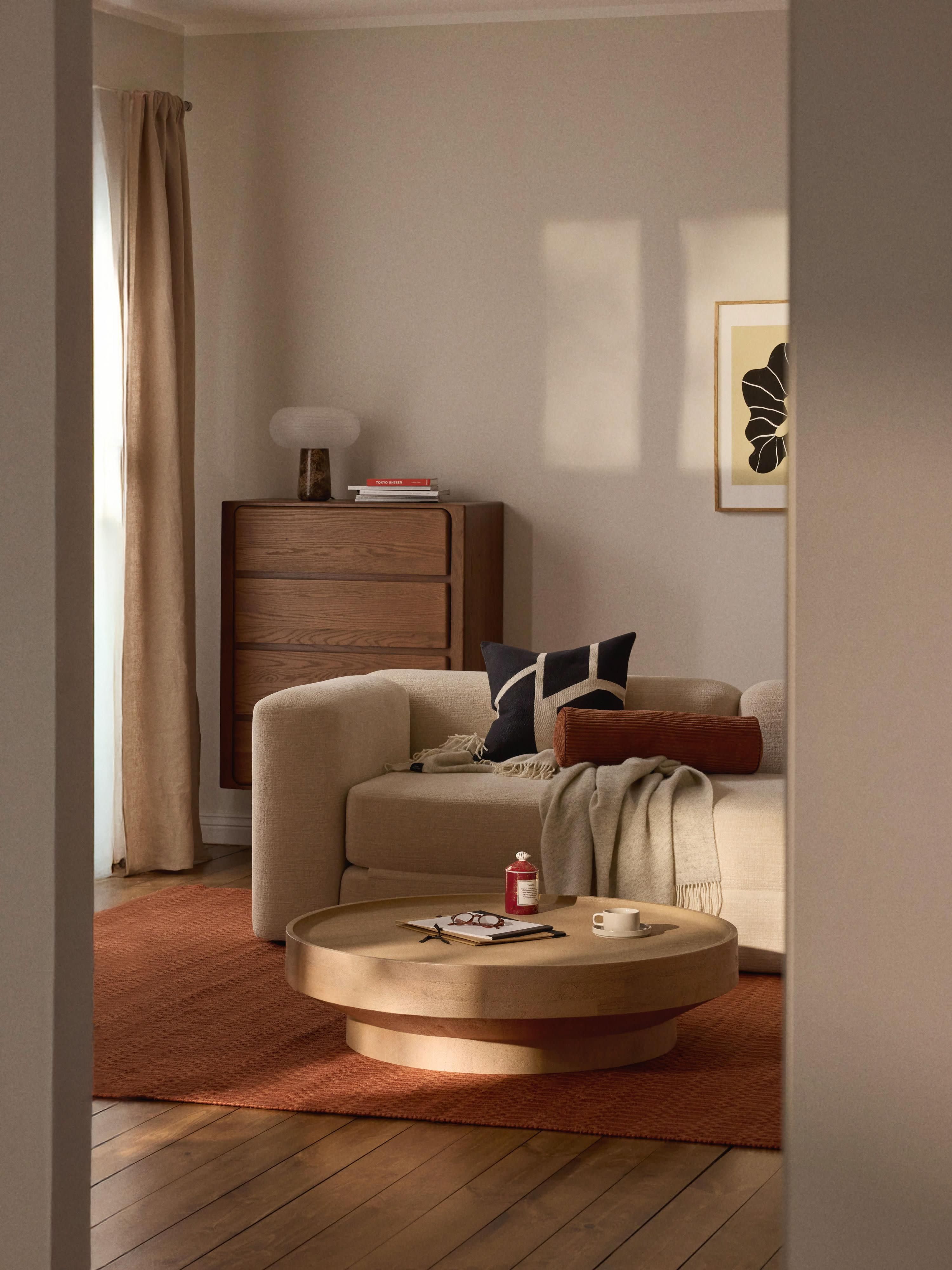 Runder XL Couchtisch Benno aus Mangoholz