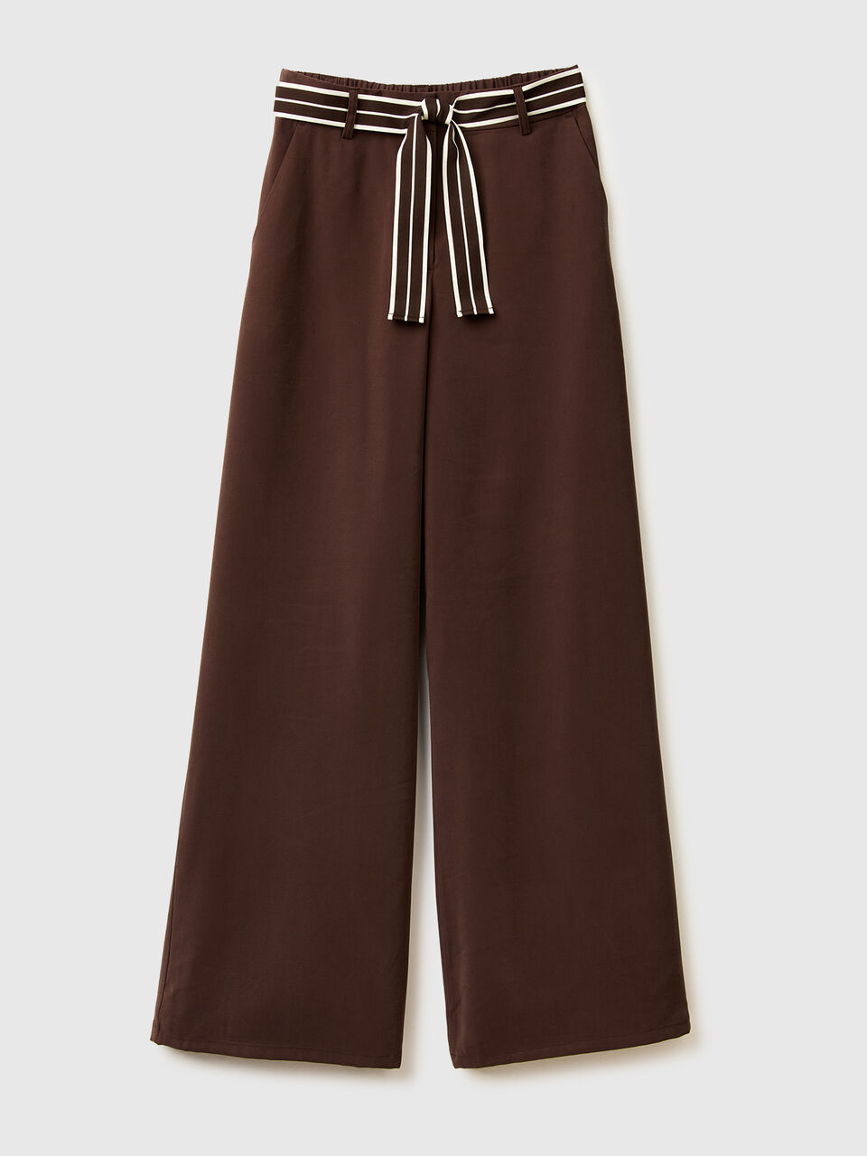 Trousers with striped belt