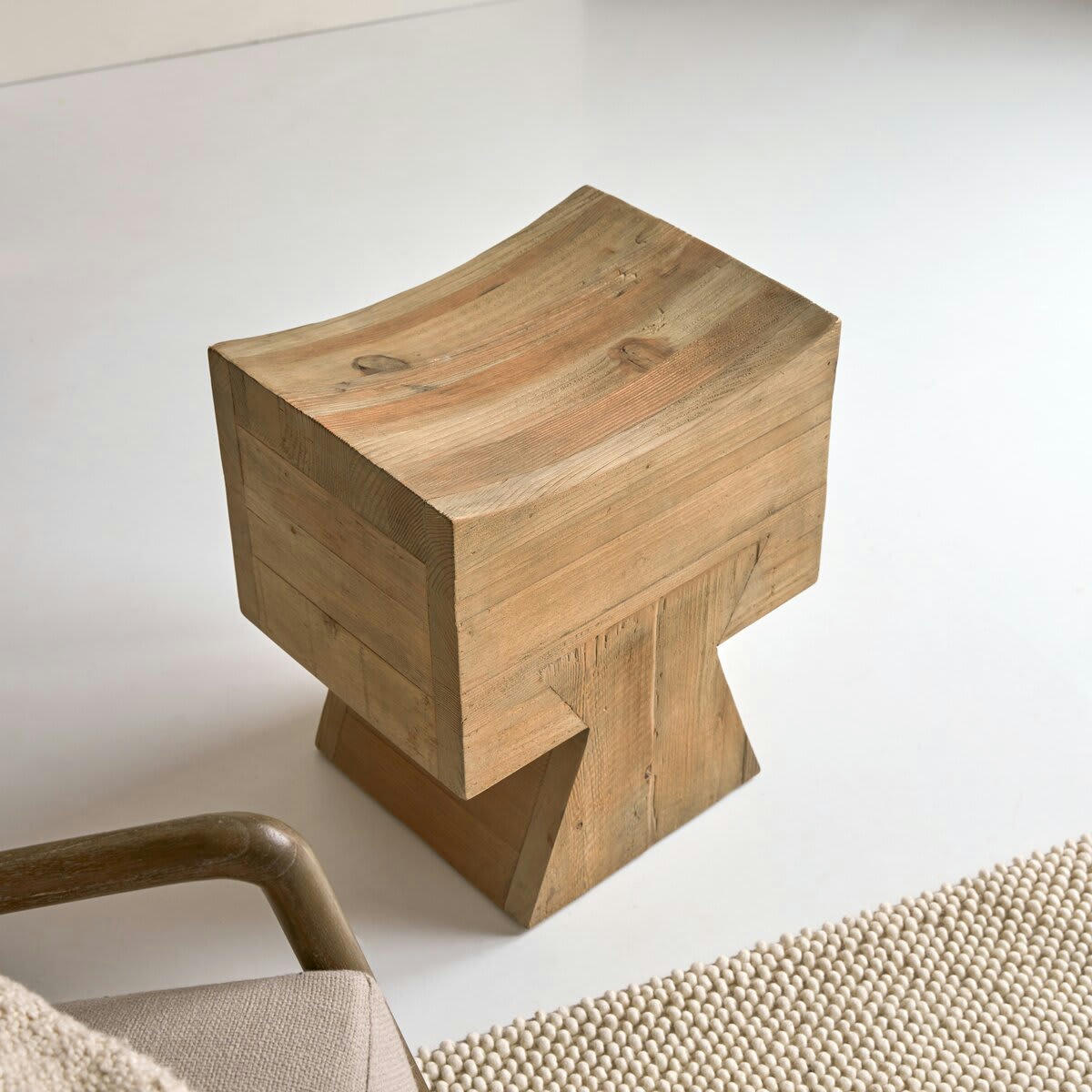 PIO - Tabouret en pin massif recyclé