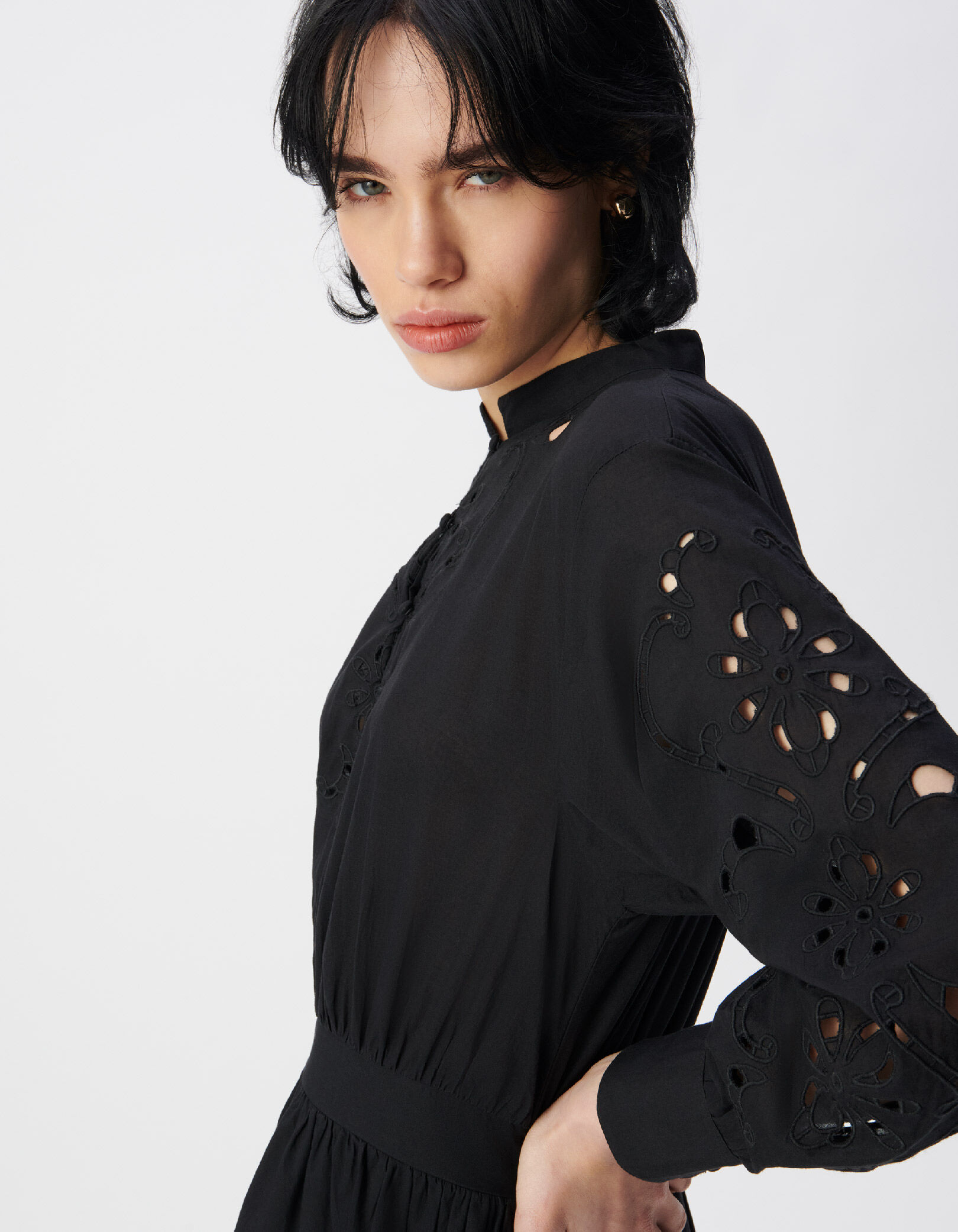 Robe courte noire voile de coton brodé Femme