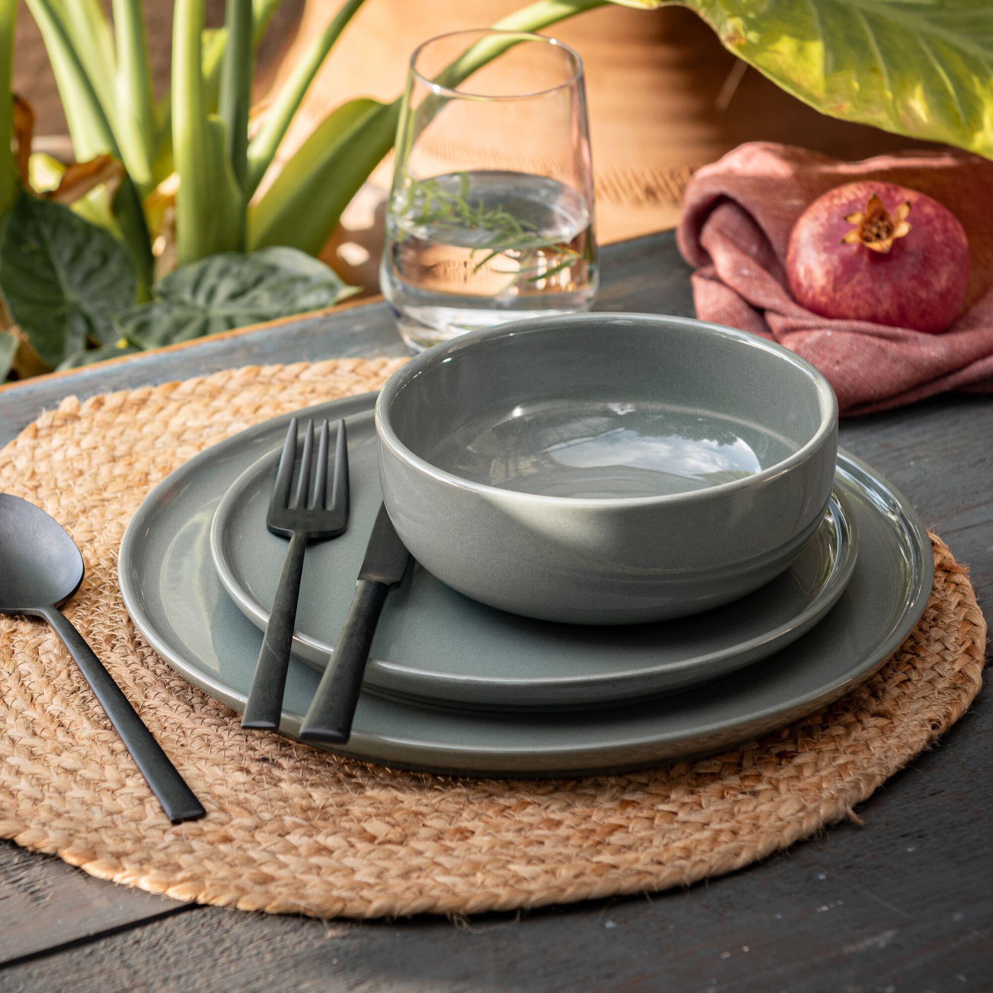 SELMA - Service de vaisselle en faïence - vert cèdre