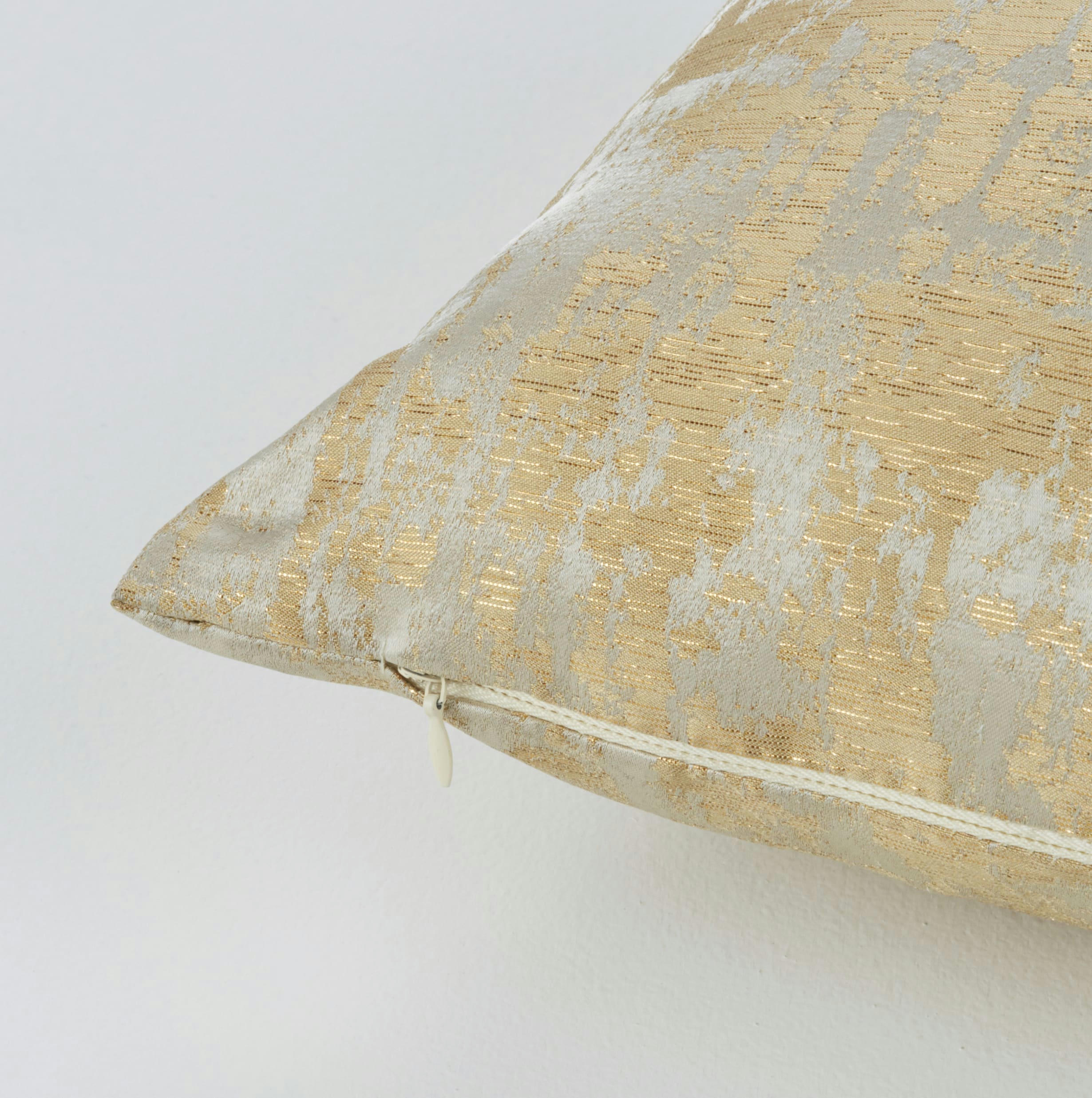 OLIVO - Coussin en polyester recyclé tissé jacquard doré et beige 30x60