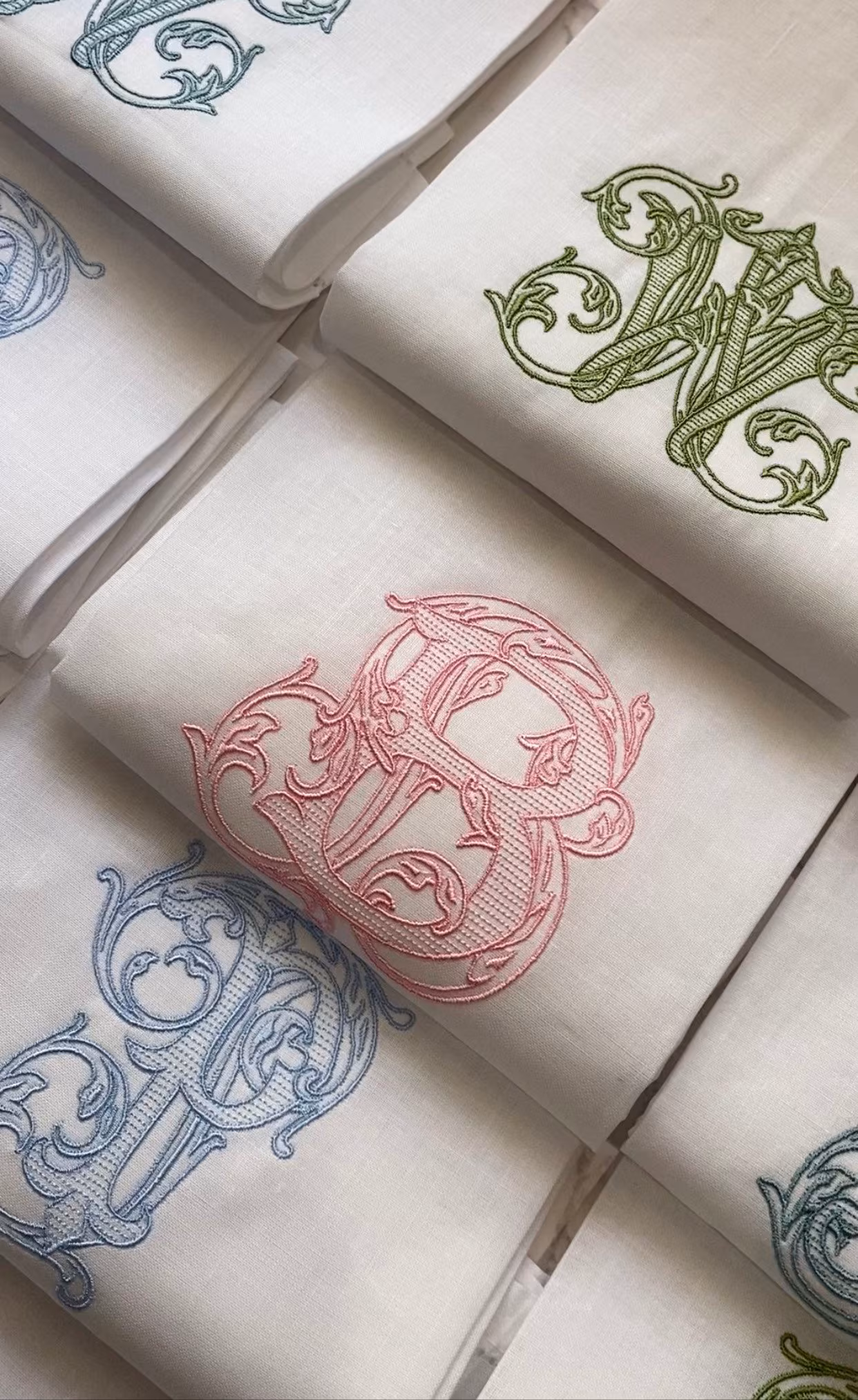 Monogram Linen Hand Towel. Custom Personalized Hostess Gift. Wedding Linens. European Linen. Vintage Vine Single Letter. Grandmillennial