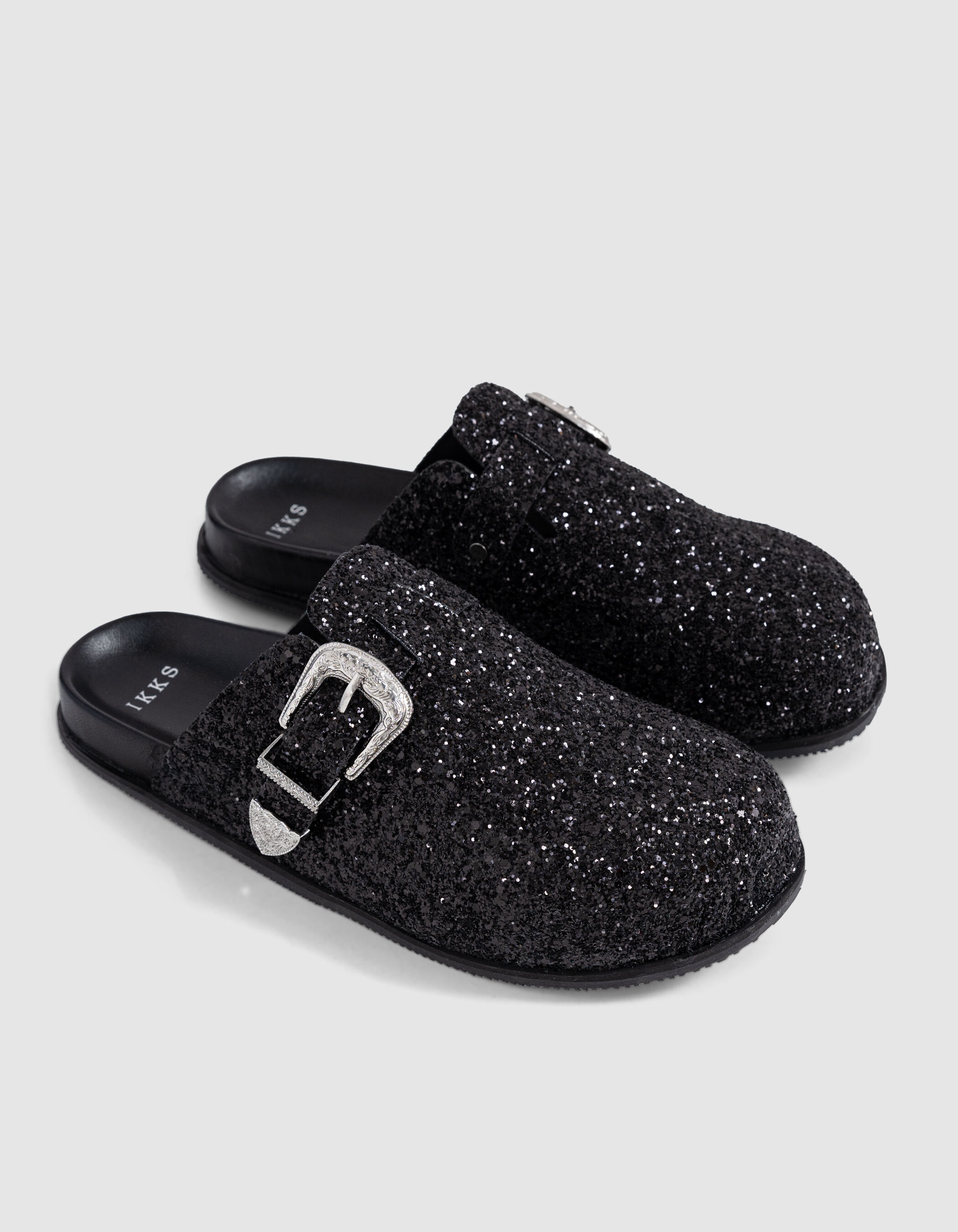 Sabots noirs micro sequins et boucle western Femme