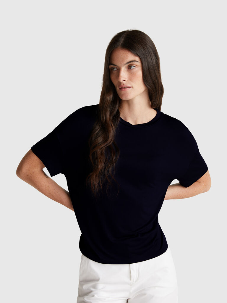 Slim fit t-shirt in stretch viscose