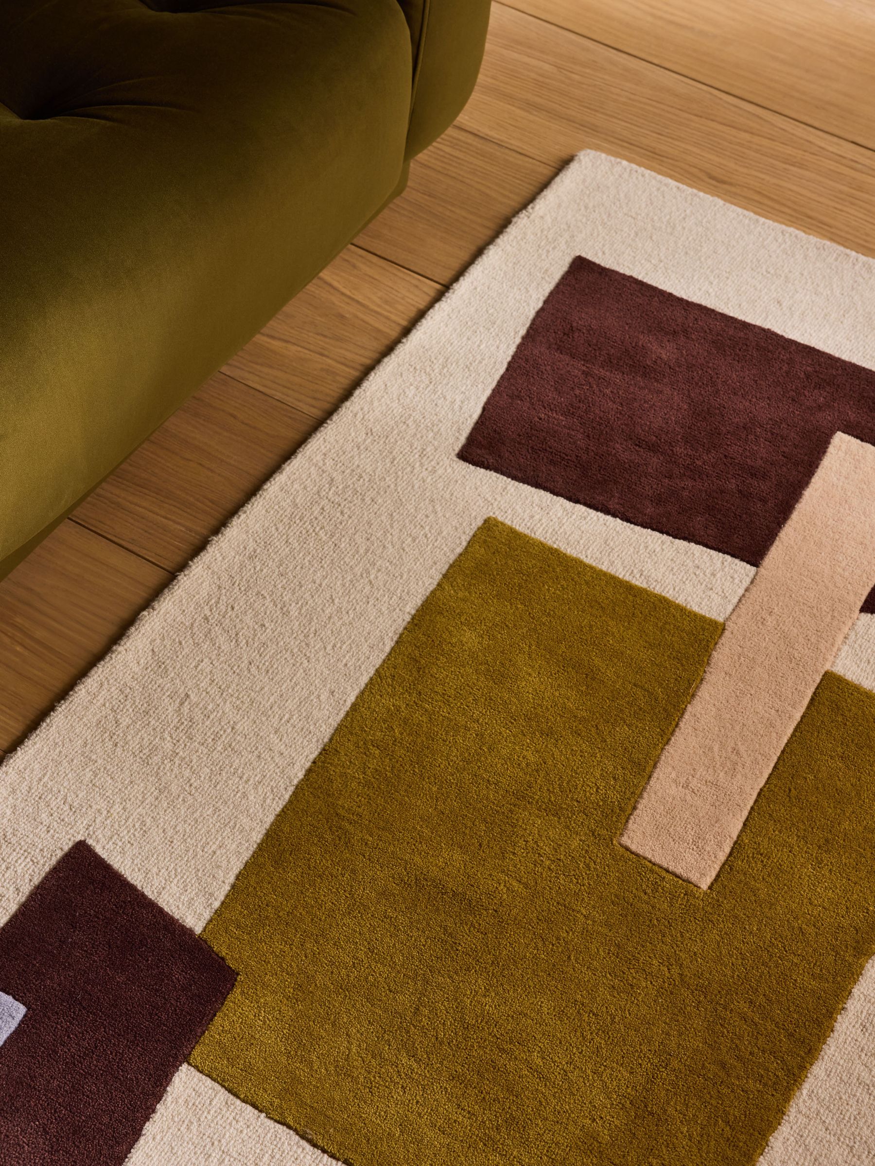 Venessla Wool Tufted Rug in Multi
