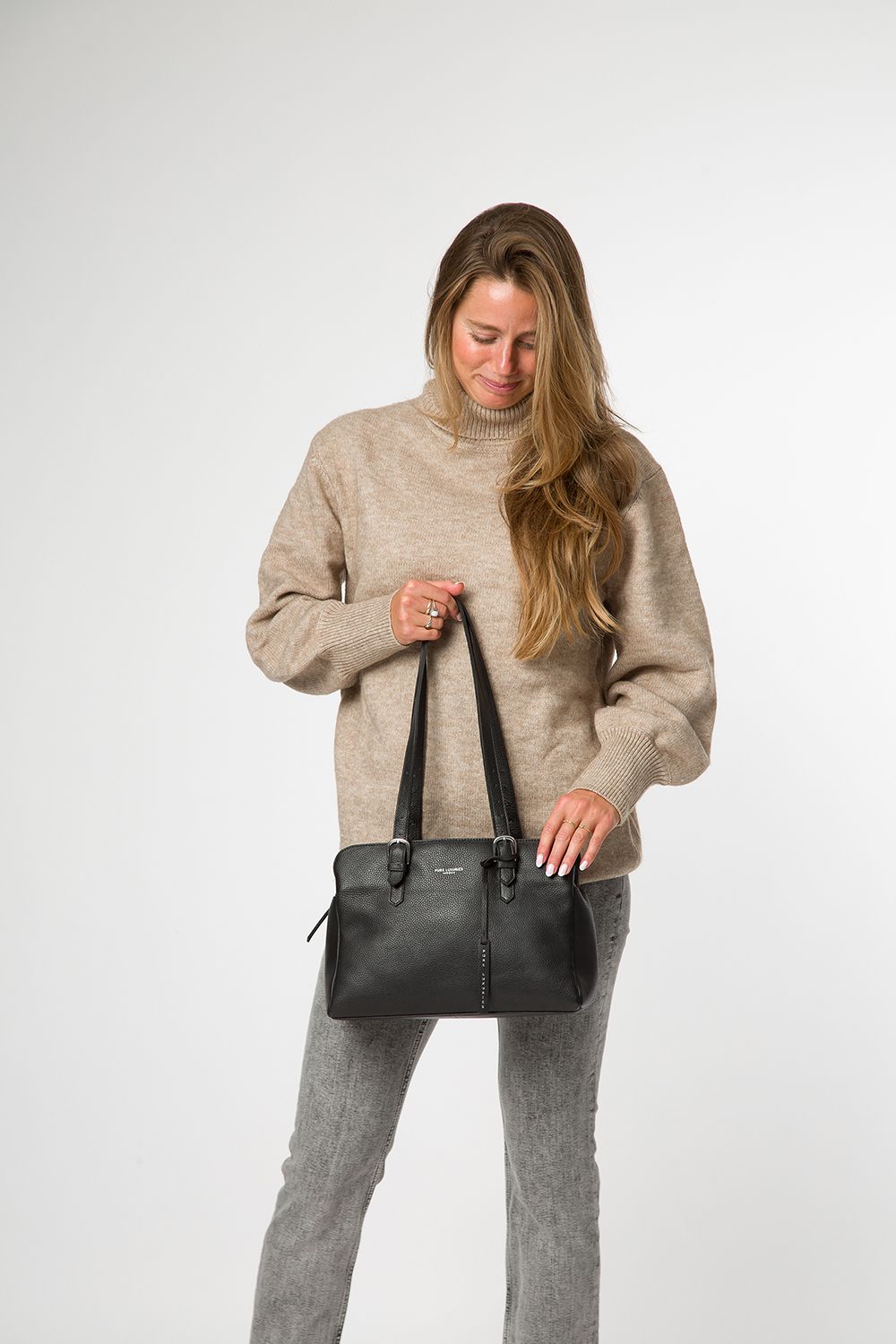 Pure Luxuries London Faya' Leather Handbag