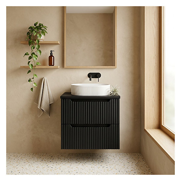 Ensemble de salle de bain suspendu VANO 60cm : meuble sous vasque à tiroirs rainuré verticalement et plan pour vasque noir mat