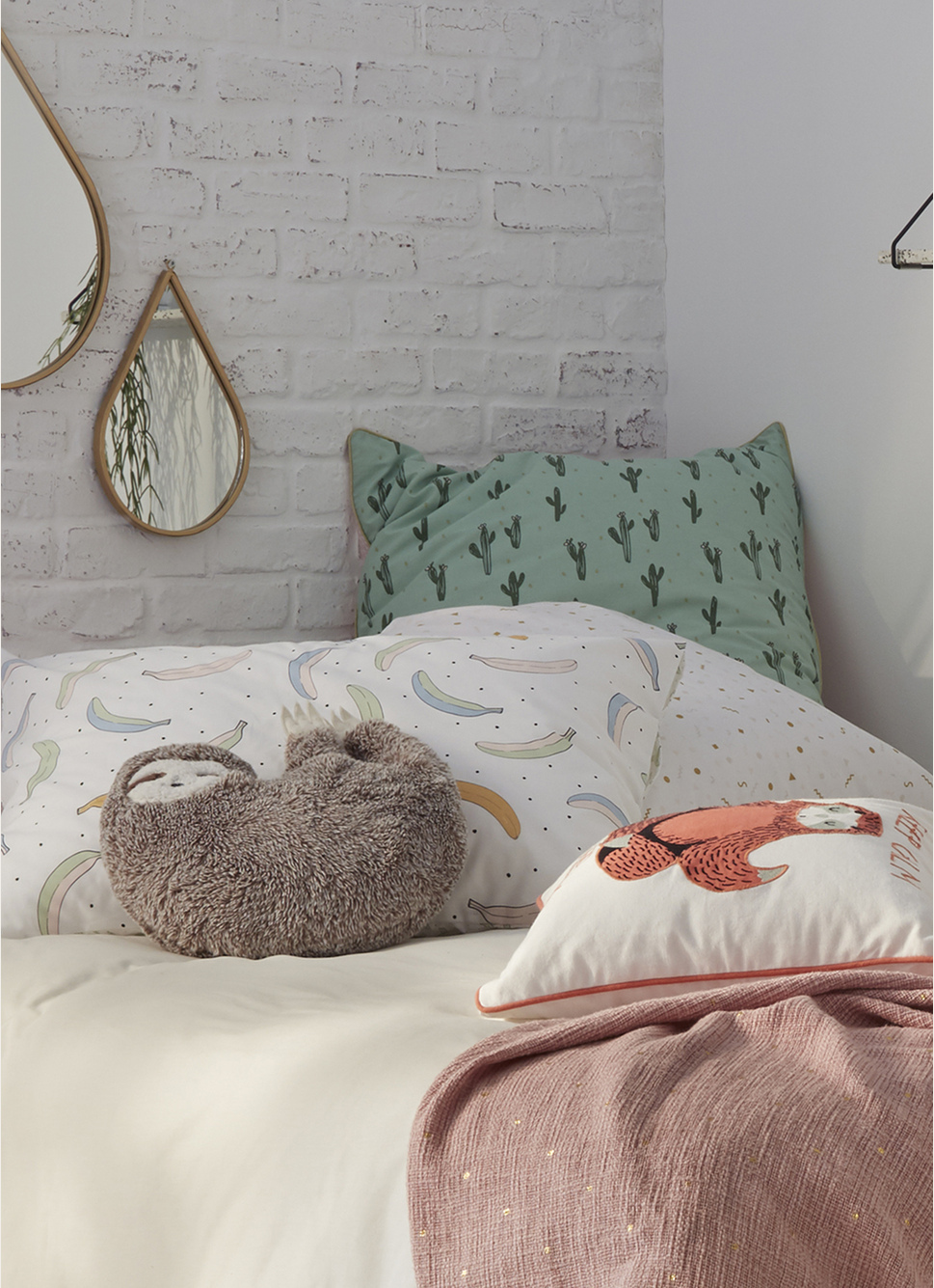 MIROIR MÉTAL DORÉ FORME DE GOUTTE PETIT FORMAT DORÉ