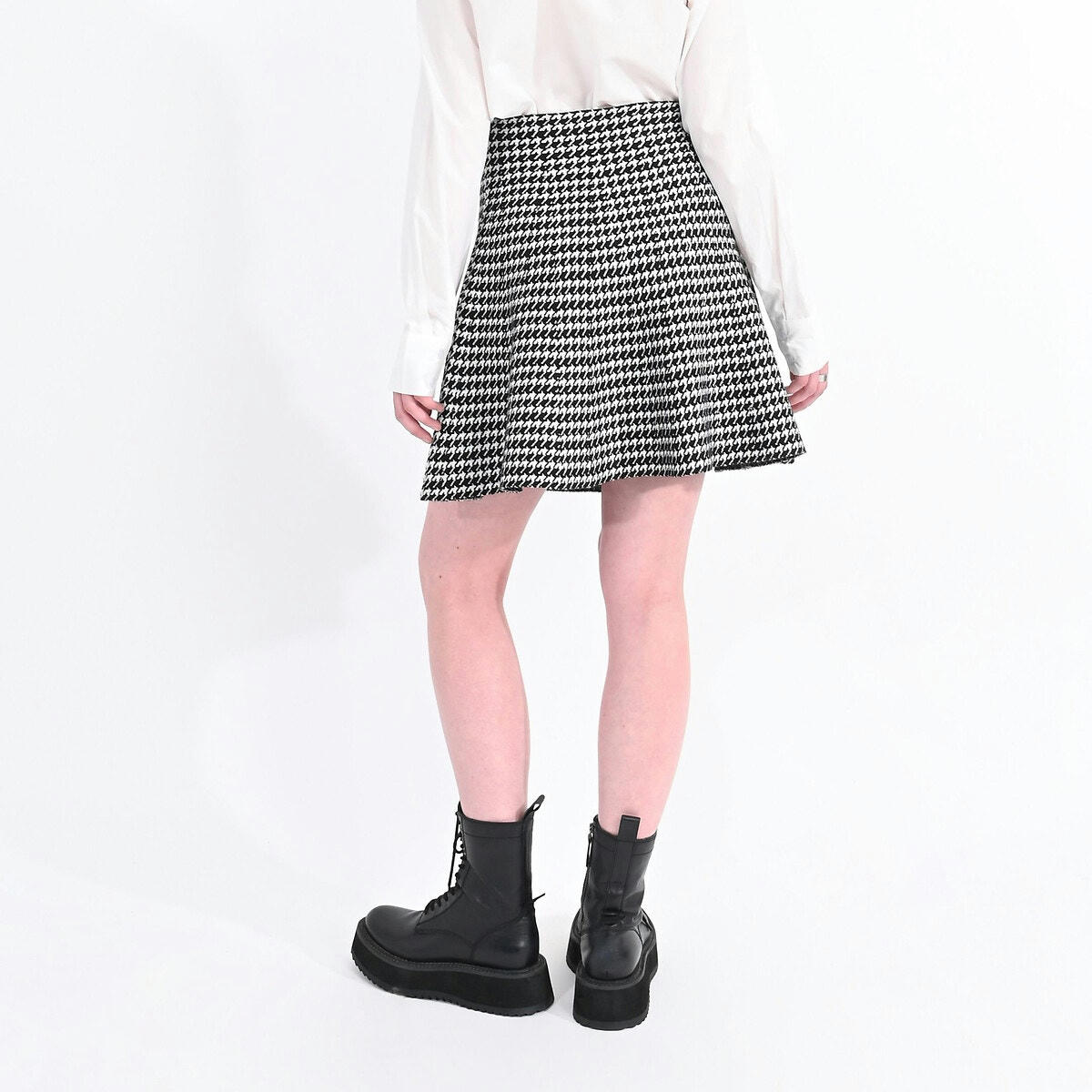 Jupe courte patineuse, en maille pied-de-poule