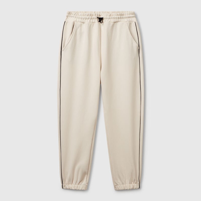Sweatpants with piping
